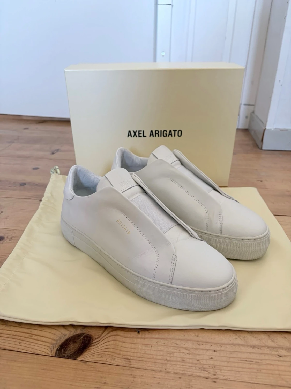 Axel Arigato Laceless