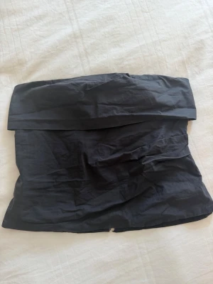 bandeau topp - topp från zara som ej kommit till användning då den var för stor. stl m🥰
