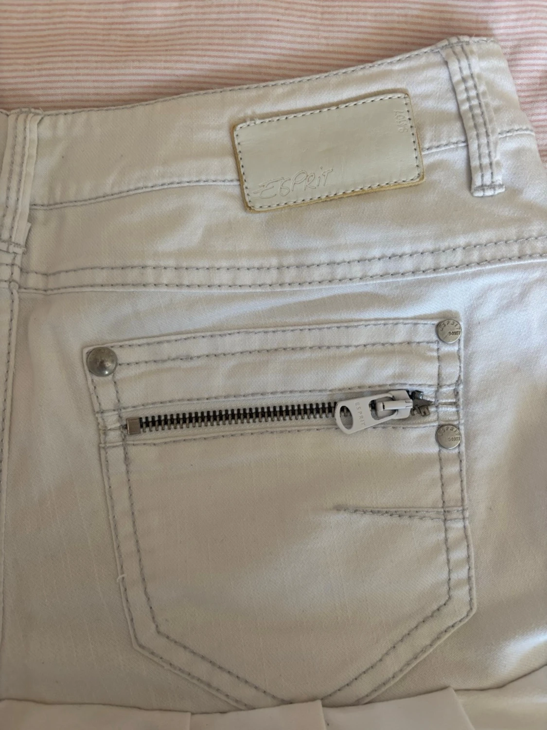 Vit skort med volang från Esprit - 1