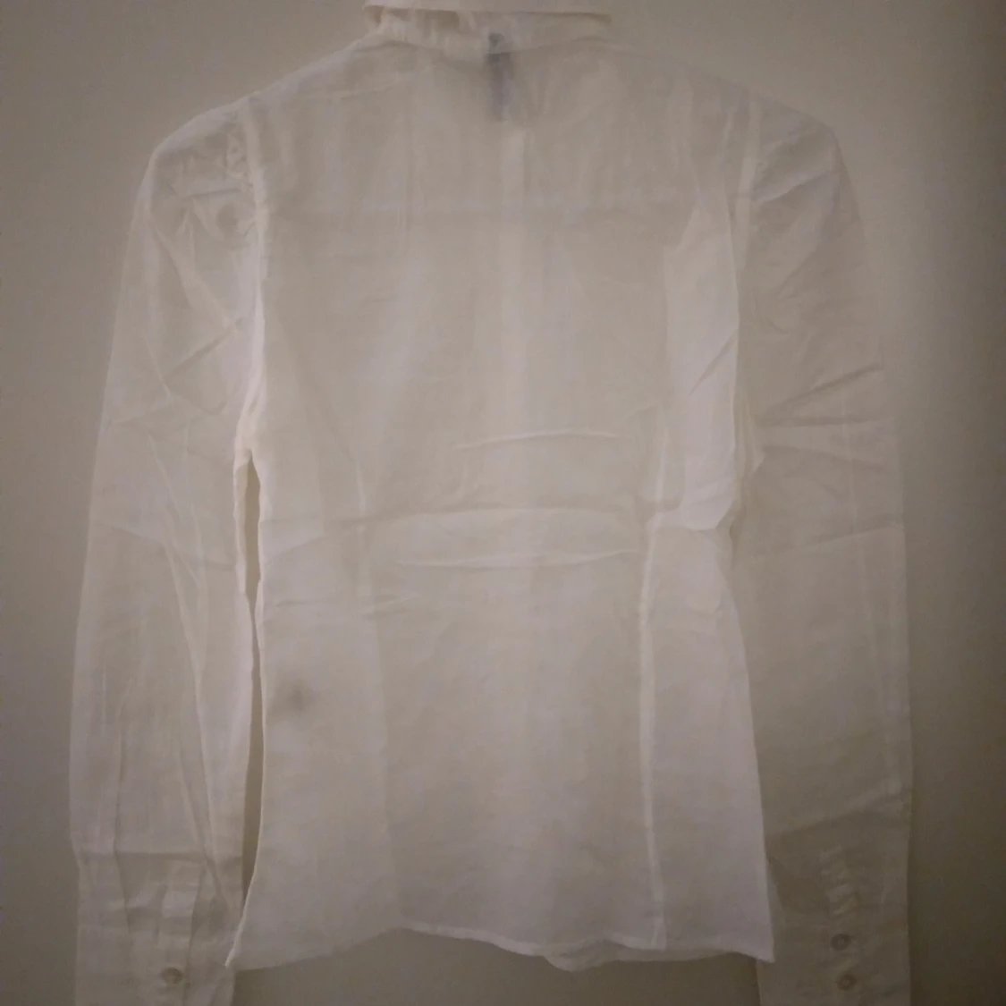 Vintage look, vit skir / tunn / luftig  blus / skjorta. 34 / XS. - 4