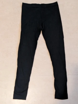 Svarta barn leggings  - Bekväma svarta barn leggings. Bra skick. Bomull.