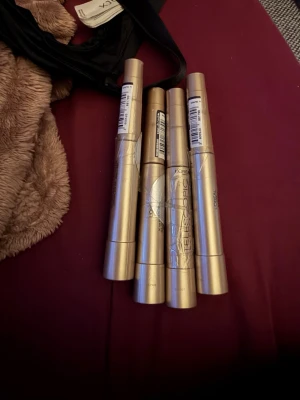 4 st telescopic  - 4 st mascara telescopic loreal paris 8.4 Ml svart färg ❤️