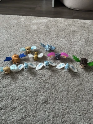 10 adopt me leksaker - 10 adopt me leksaker som man kan trycka på så att vingarna rör sig