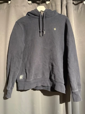 Morris Hoodie - Morris hoodie i använt skick, har fortfarande liv i sig men vuxit ur!