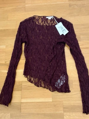 Spetströja - Spetströja från Gina 14+, endast testad. Nypris: 199kr