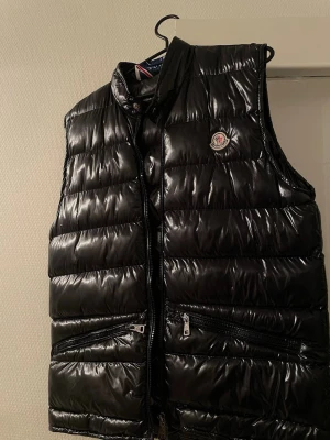 H&M - Finns i storlek L och M