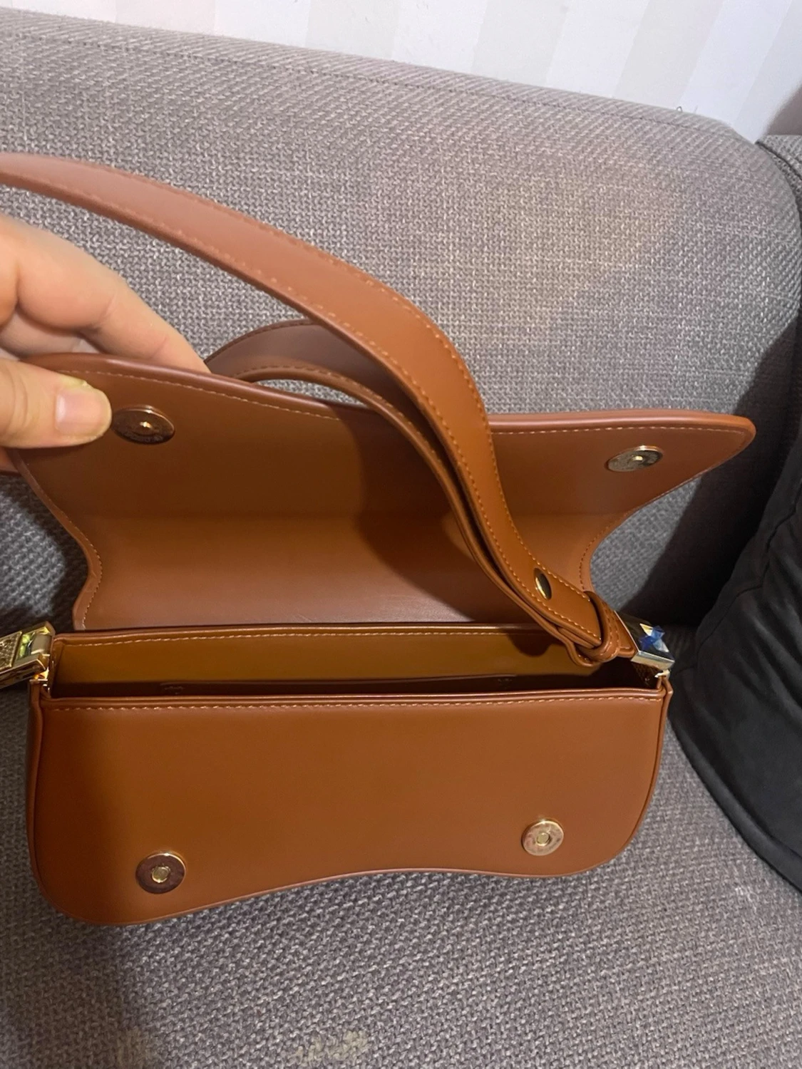 Brun axelremsväska från JW PEI - 1