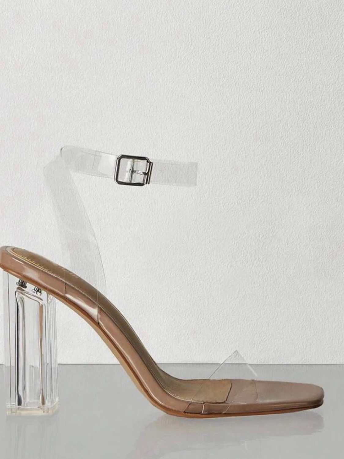 Transparenta klackade sandaler - 1