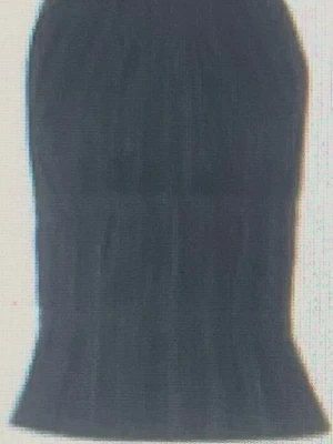 Svart ribbad tubtopp - Snygg svart ribbad tubtopp med figurnära passform. Toppen är ärmlös och har en stretchig kvalitet som gör den bekväm och enkel att styla till olika looks. Perfekt för lager på lager eller som statement-plagg.