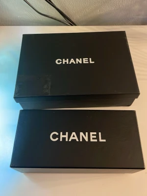 Lådor  - Säljer två stycken lådor som kan användas som förvaring eller dekoration 