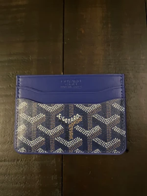 Blå korthållare - Helt ny, låda medföljes.