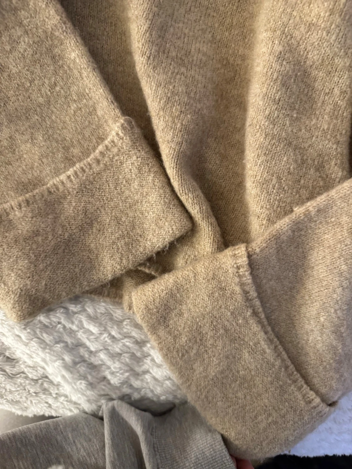 Beige croppad stickad tröja - 2