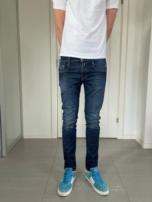 Replay Anbass Jeans - Säljer nu dessa Replay Anbass Jeans, W29 o L32, skriv för fler bilder/frågor🙌🏼