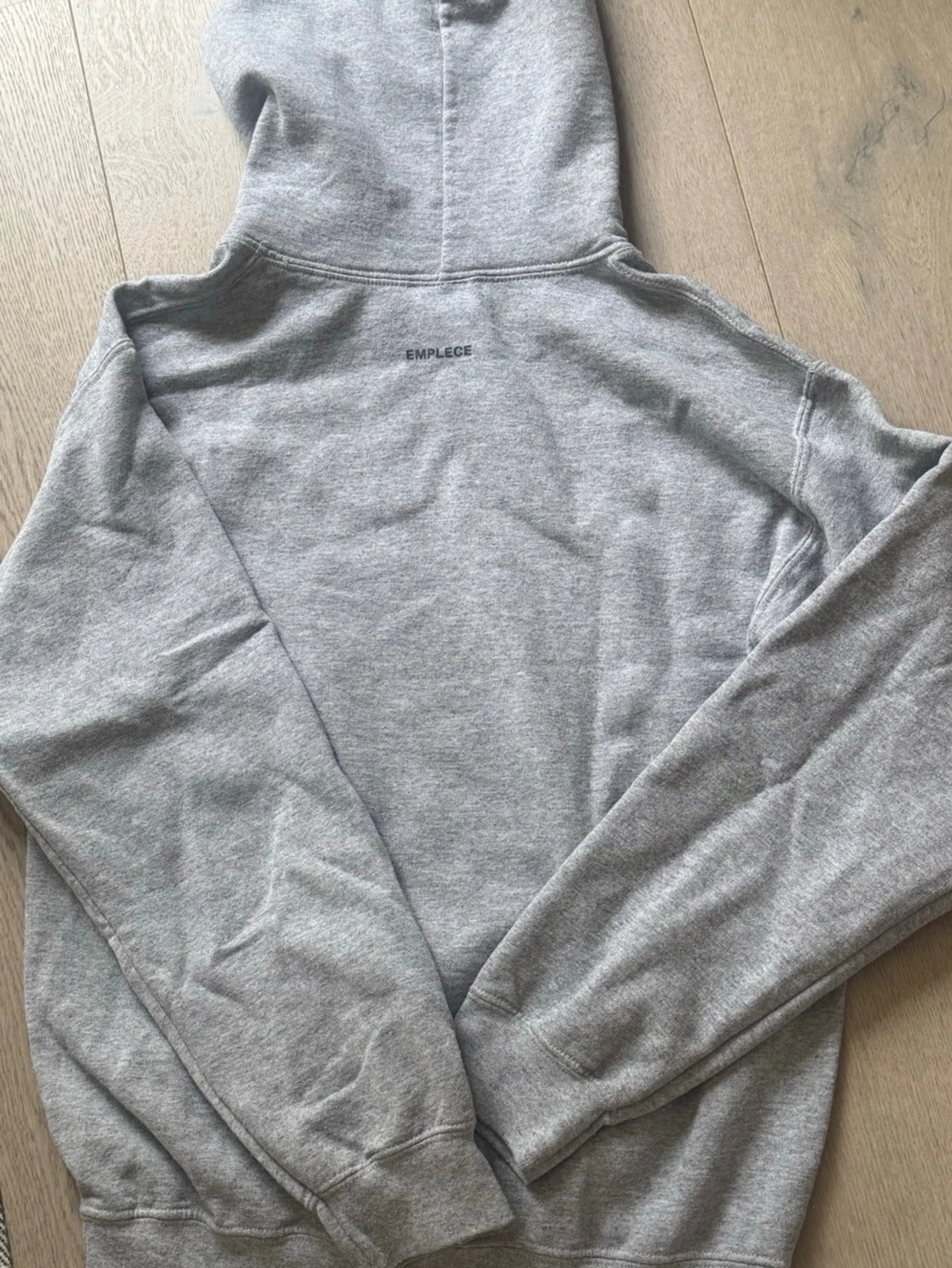 Grå hoodie med tryck - 3