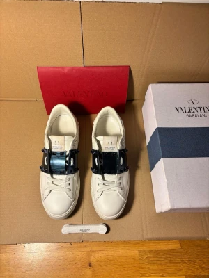 Valentino Rockstud Untitled 39 - Jättefina, inga studs fattas, nypris ~8500kr, 100% äkta, storlek 39, sällsynta! 