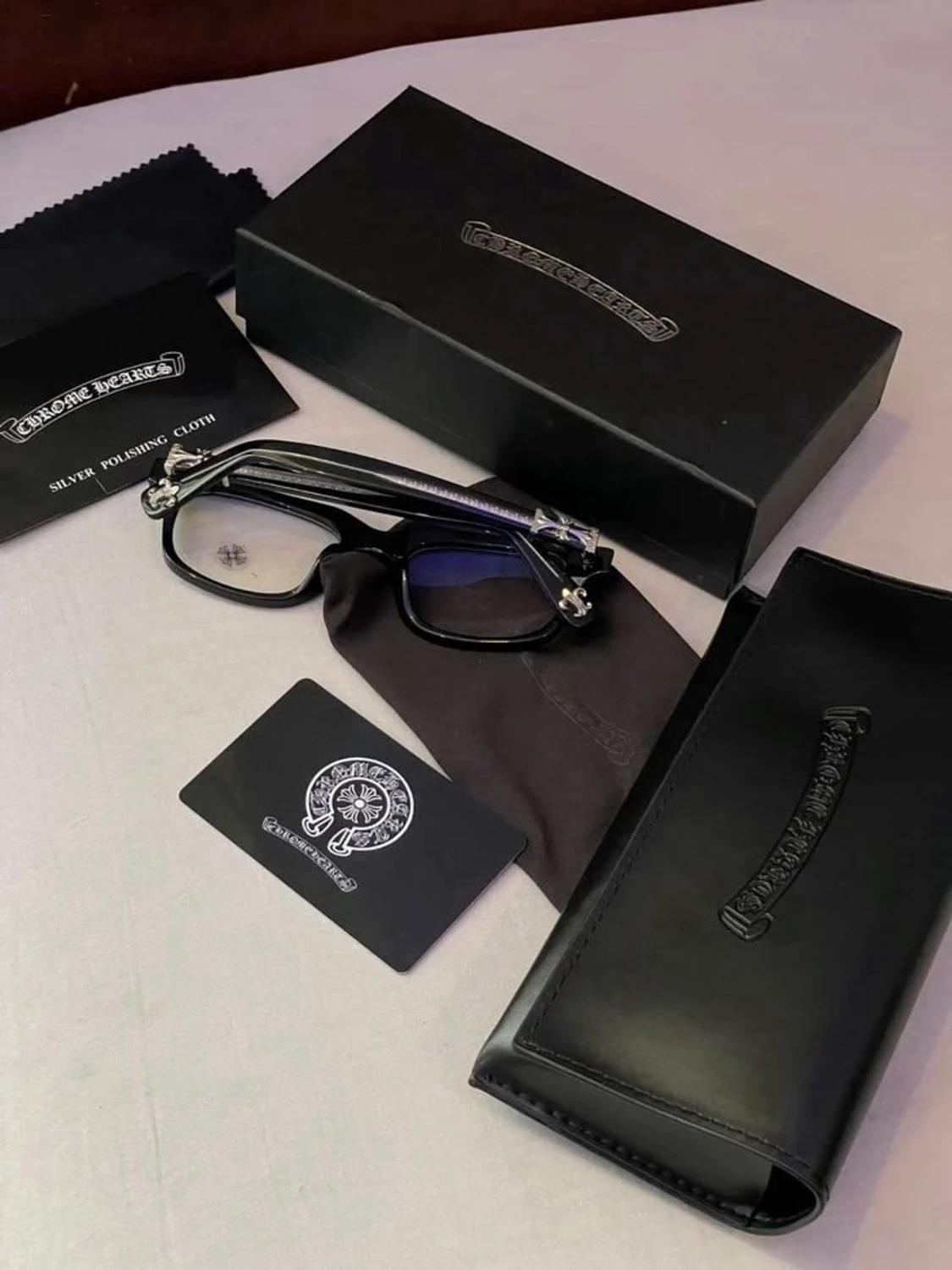 Svarta glasögon från chrome hearts 