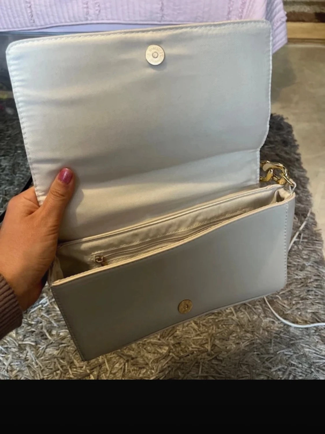 Beige quiltad handväska med kedja - 2