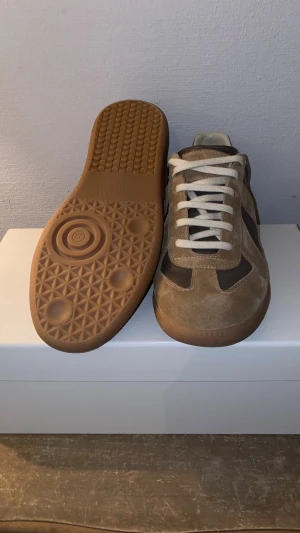 Margiela gats - Säljer dessa riktigt feta Maison margiela gats | bruna i storlek 41 | 10/10 skick aldrig använda | skriv vid frågor eller intresse!