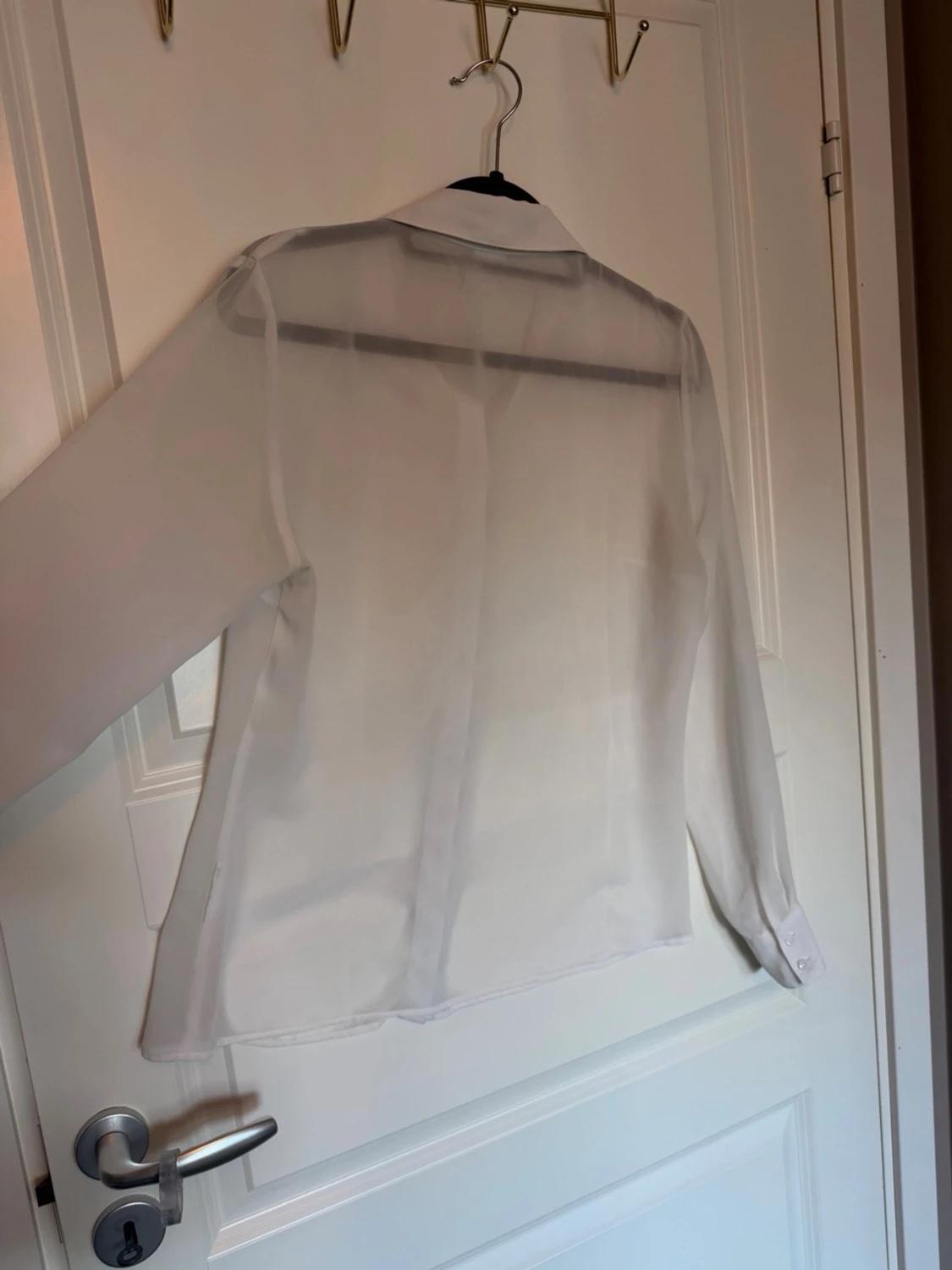 Vit blus med pärlkrage från veromoda  - 4