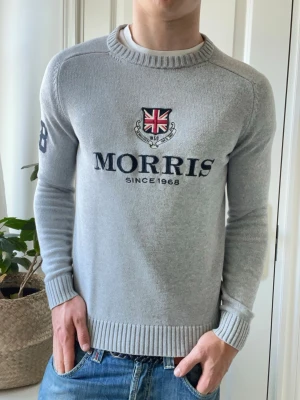 Morris stickad tröja  - Morris stickad tröja, Inga defekter! Modellen i bilderna är 180 cm 75 kg och bär Storlek s , Kom med frågor! 🌟 (Kan gå ned i pris vid köp av paket 😉) 