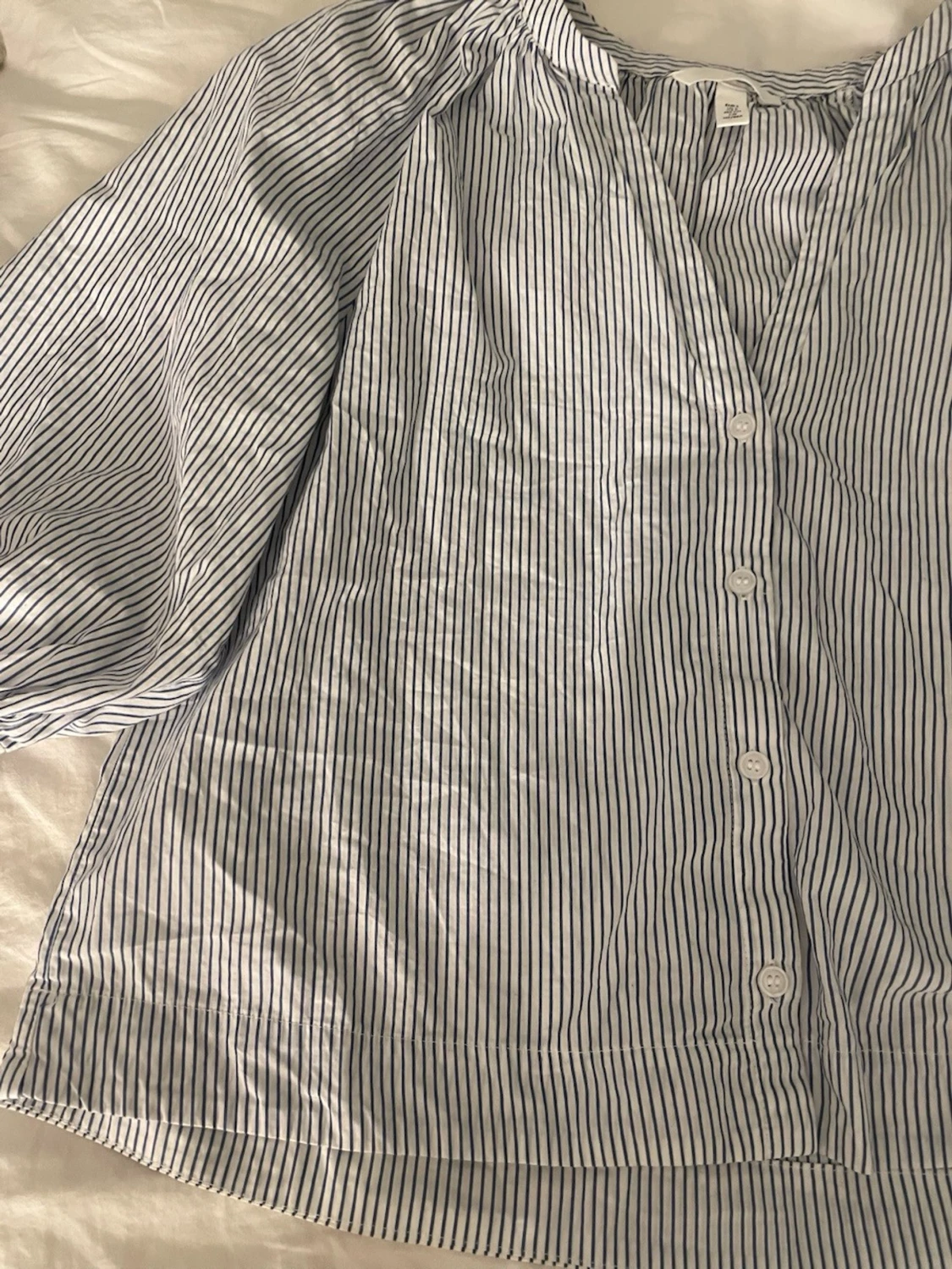 Randig blus med knappar från H&M - 2