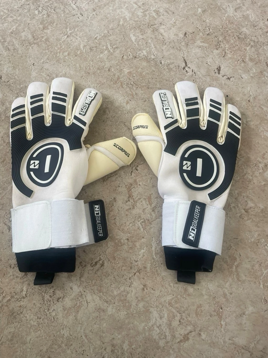 N1 Goalkeeper målvaktshandskar - 5