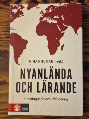 Nyanlända och lärande - mottagande och inkludering - Bläddrad i men ytterst lite använd. Skulle säga att den är i nyskick. ISBN: 978-91-27-14236-7