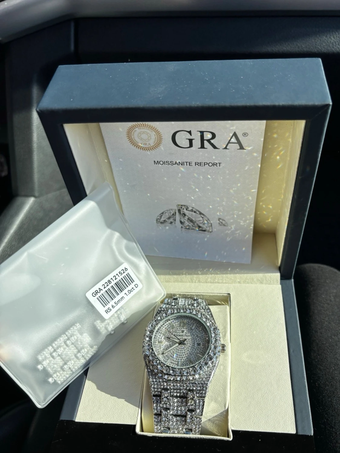 Glittrig silverklocka från GRA