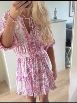 Zara klänning  - Supersnygg klänning från zara💕💕