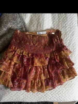 Kjol zara - Storlek xs från zara