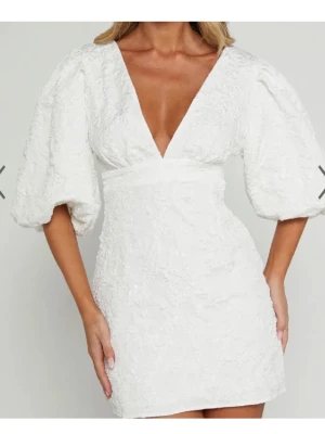 Söker!! Klänning från Showpo - Söker denna klänning från showpo i storlek xs💕