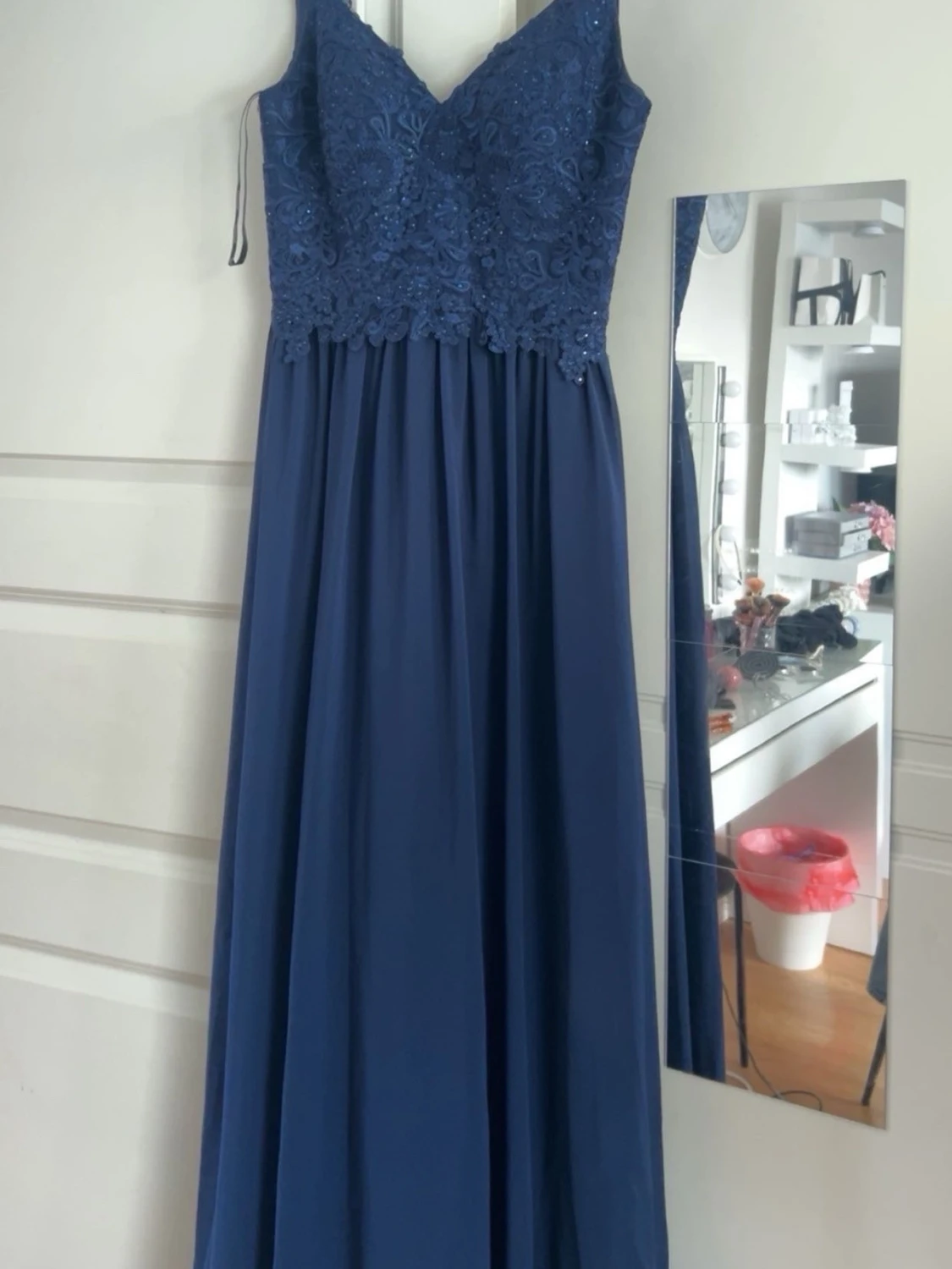 Marinblå långklänning med spetsliv - 2