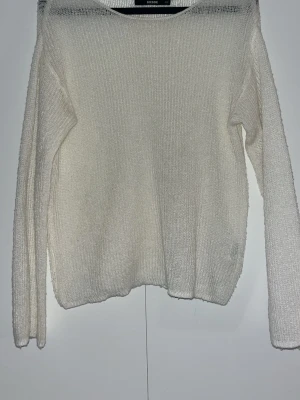 Vit stickad tröja från Bik Bok - Vit genomskinlig stickad tröja från bikbok