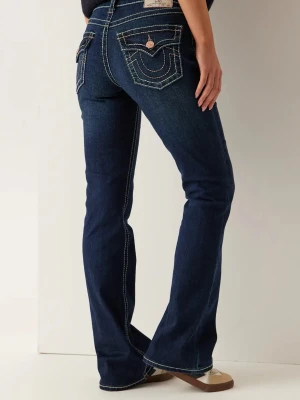 Blå bootcut jeans från True Religion - as snygga bootcut jeans från true reiligion! knappt använda å känns som nya! storlek 26/32. skriv för fler frågor/bilder! 