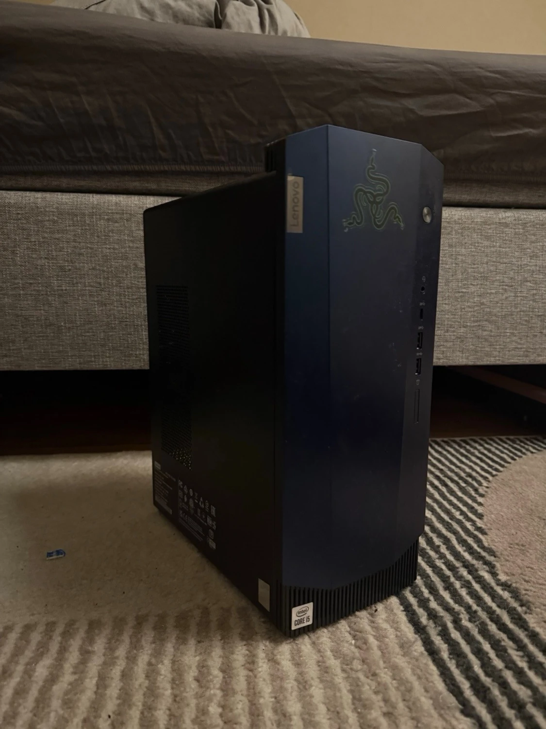 Lenovo stationär dator svart/blå