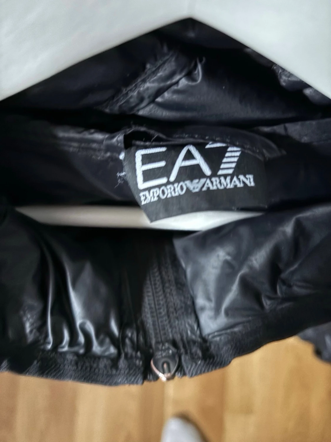 Svart dunjacka från Emporio Armani EA7 - 2