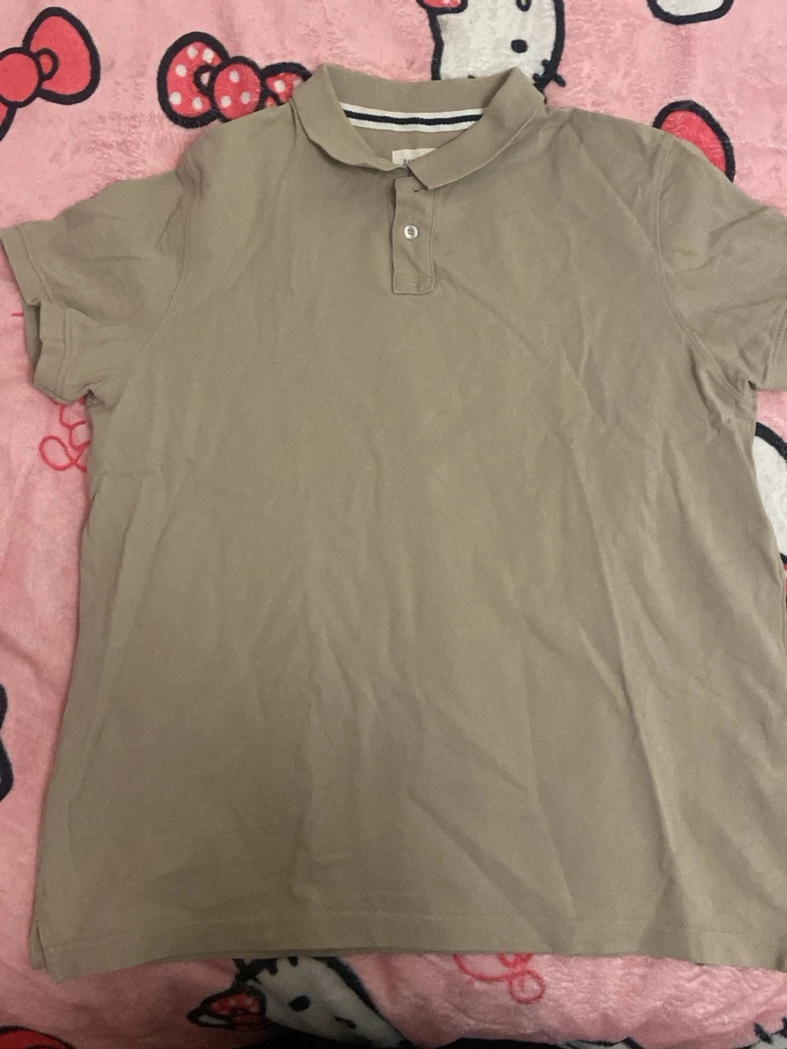 Beige pikétröja med krage