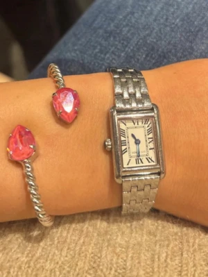 Klocka från Ur&Penn - Bra skick köpt på Ur&Penn för 1000kr. 