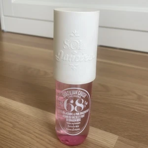 Sol de Janeiro  - Locket är lite smutsig men inget som inte går av med servetter. Original pris: 299💓