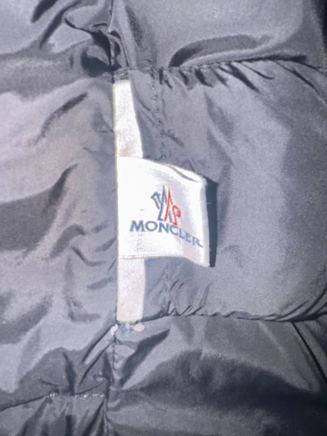 Svart lång dunjacka med fuskpäls - 4