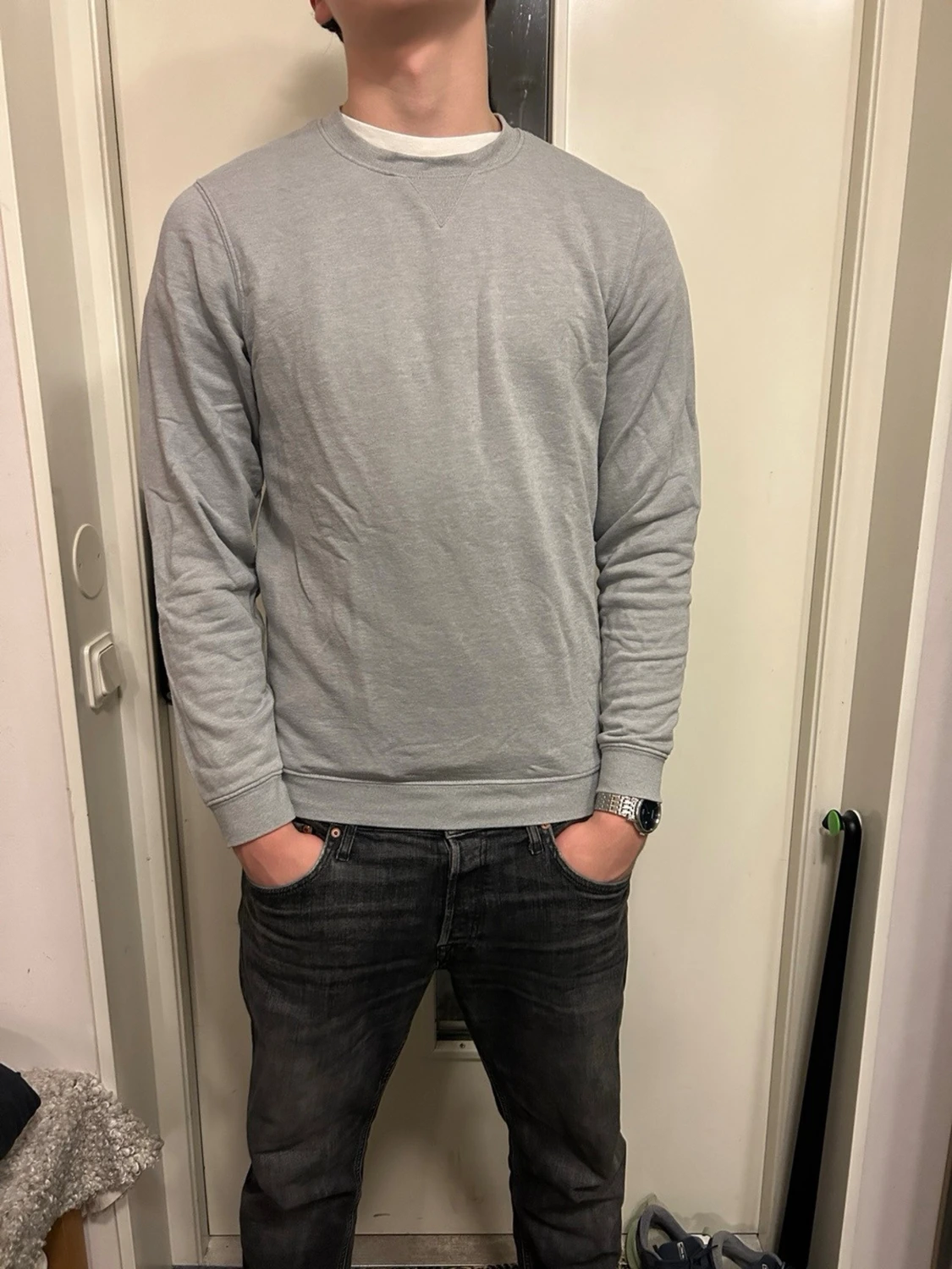 Ljusgrå tjocktröja