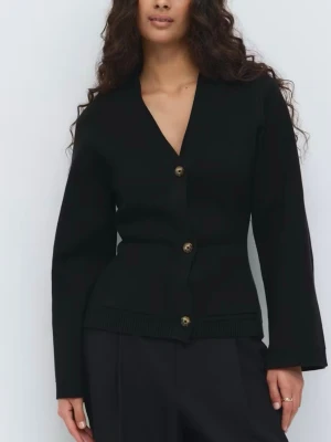 Svart kofta med knappar - Kort från Gina som har används ett fåtal gånger 