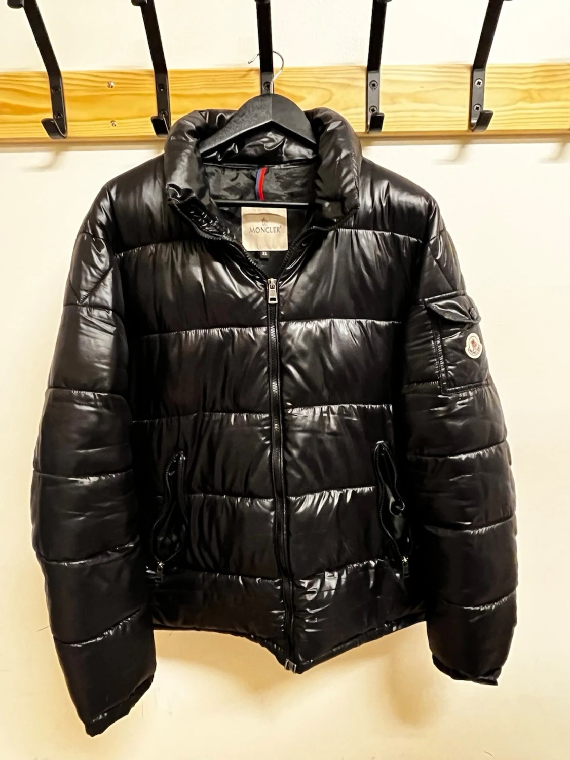 Svart pufferjacka  Monclẹr