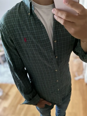 Grön rutig skjorta Polo Ralph Lauren - Bra skick skriv vid funderingar!