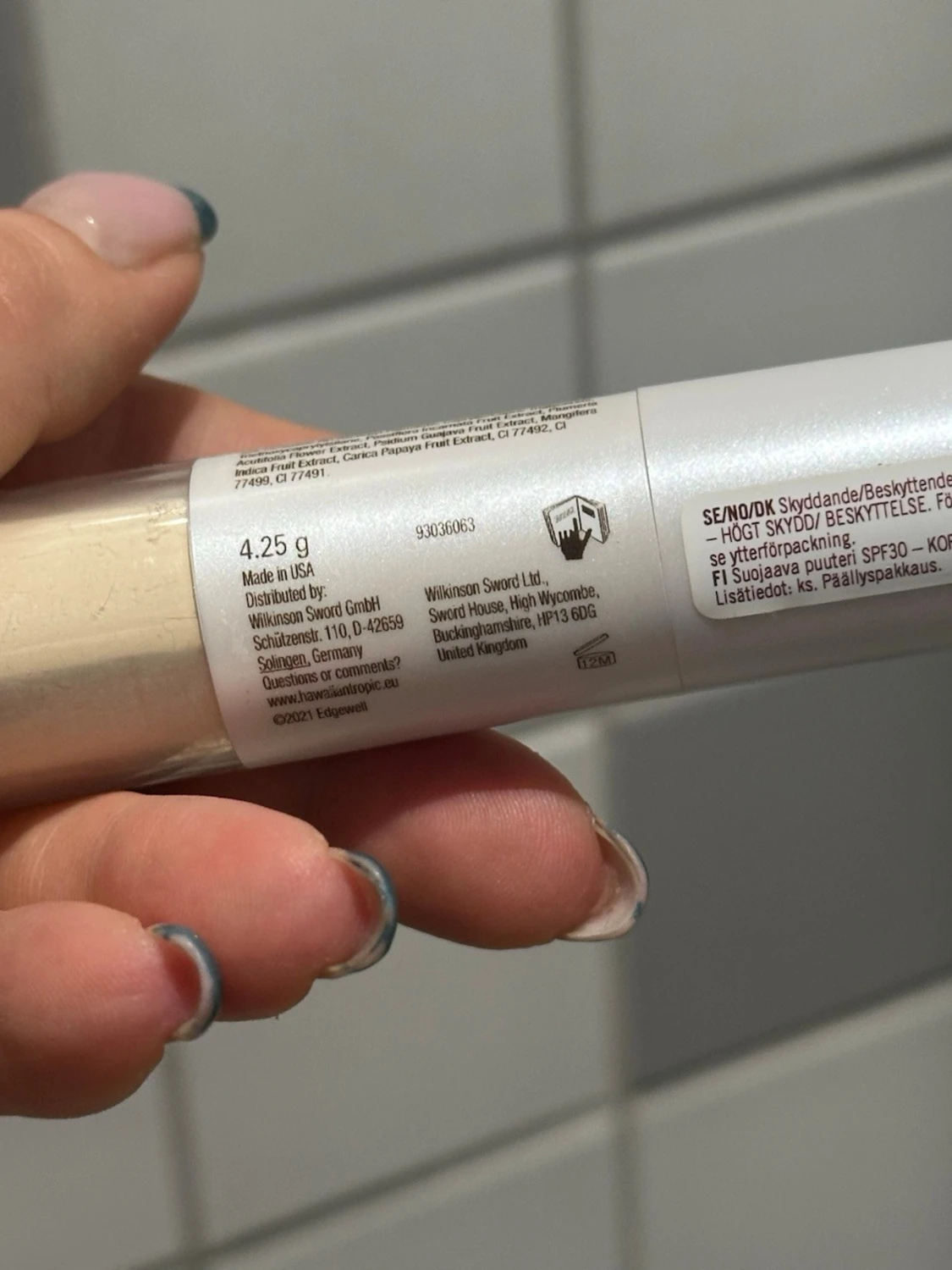 Hawaiian Tropic Mineral Foundation - 2