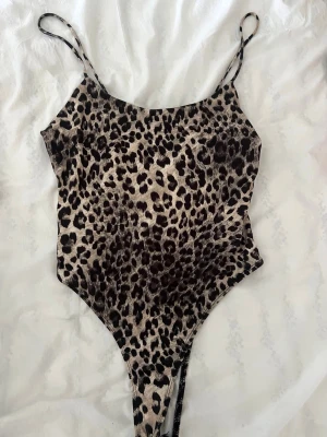 Leopard body  - Leopard body från zara