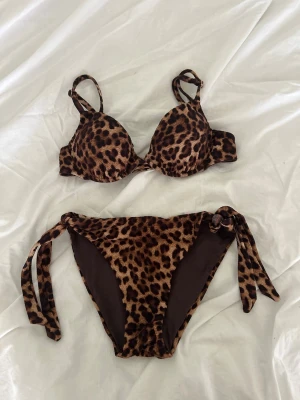Calzedonia bikini - Snygg bikini från Calzedonia, storlek 80A och s🫶