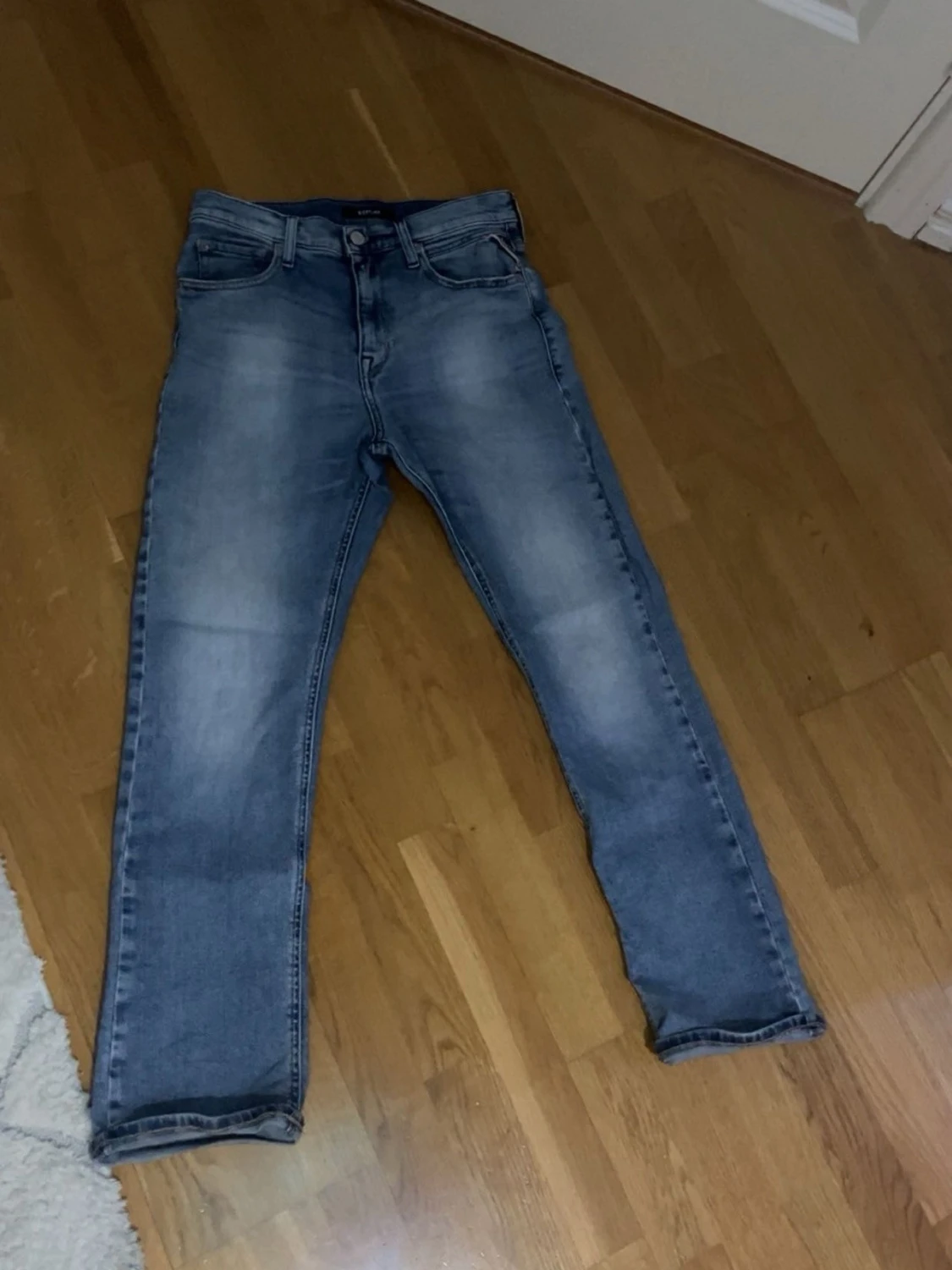 Blå slim fit jeans - 1