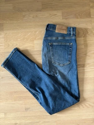 J.Lindeberg slim jeans - Säljer ett par slimfit jeans från J.Lindeberg i storlek 29/32. Inga tecken på användning alls