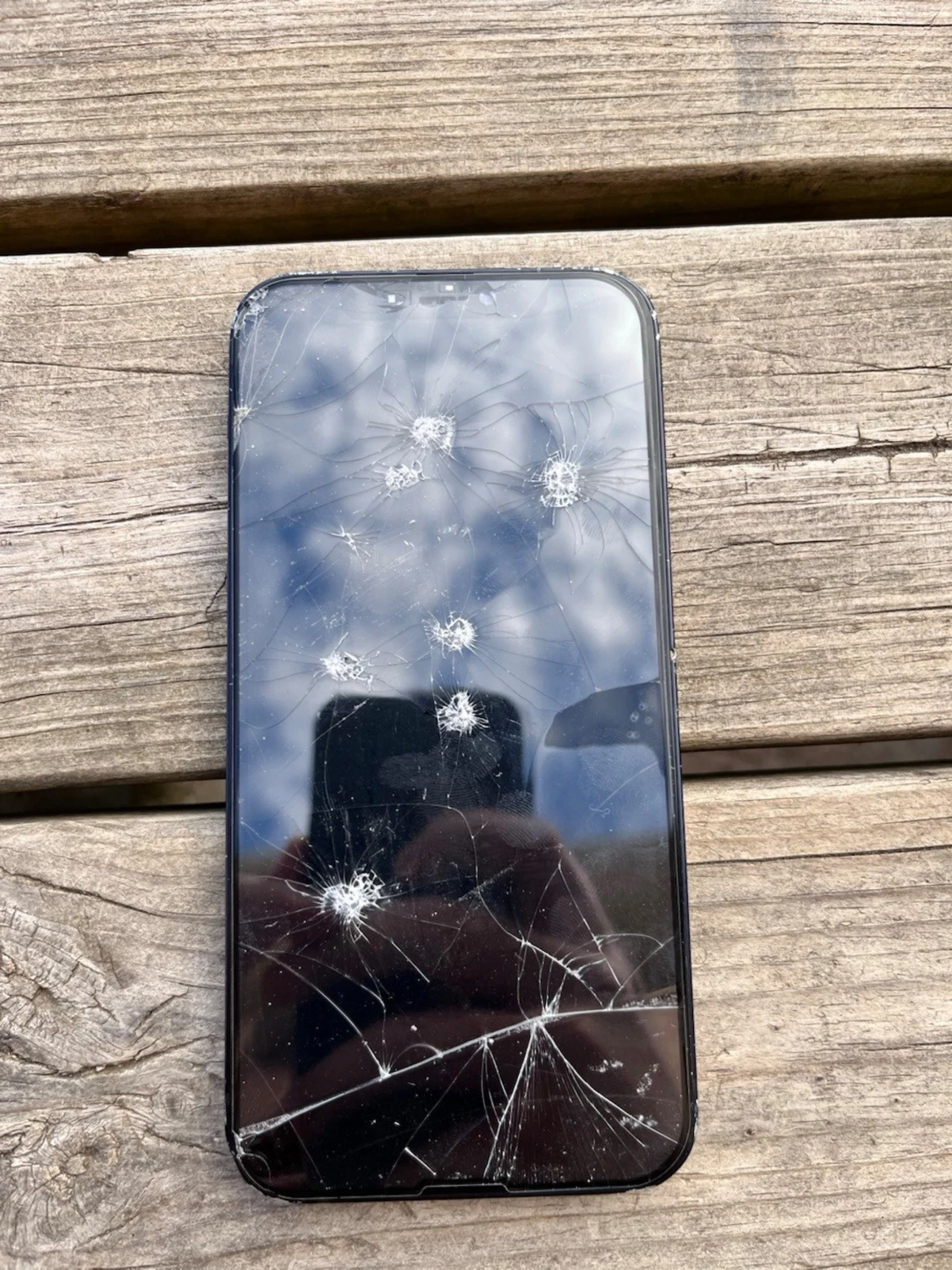 Begagnad skärmskydd till Iphone 13 - 3